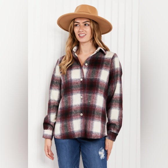 Comfy Relaxed Plaid Flannel Button Up Jacket - Picture 6 of 6